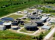Vista aérea de una planta de tratamiento de agua de Aysa