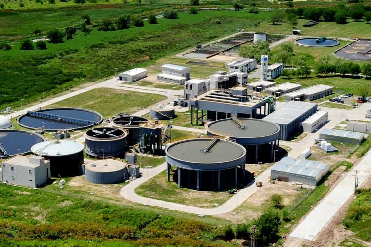Eljaguel2 Vista aérea de una planta de tratamiento de agua de Aysa